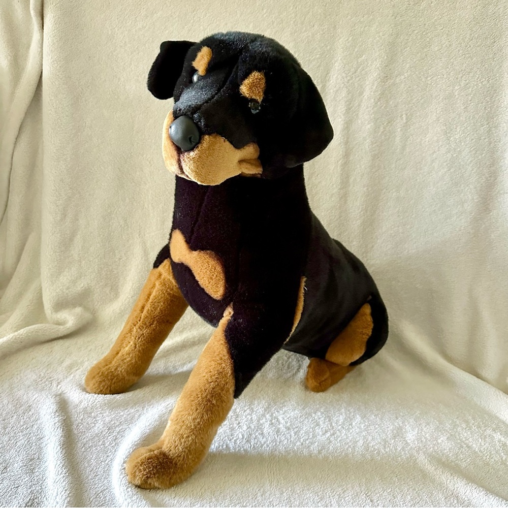 E&J Classic Prima Collection Plush Sitting Rottweiler Dog 22” Large Realistic